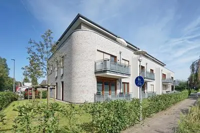 Bernstein Mare Rose Apartment 3