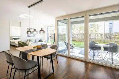 STAYY Green Oasis Premium Apartment - Garden Terrace free parking 20' to Zurich
