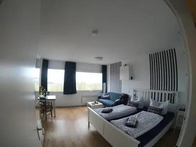 1 Apartment mit Yachthafenblick