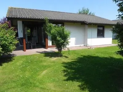 Eingefriedetes Ferienhaus in Eckwarderhörne