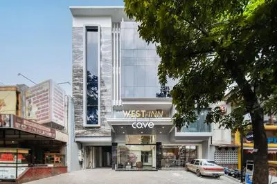 West Inn Cihampelas