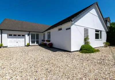 4 Bed in Trevone oc-p00863
