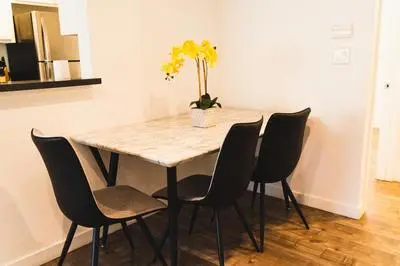 Cozy Koreatown 1 Bedroom Modern Furnished Free Parking