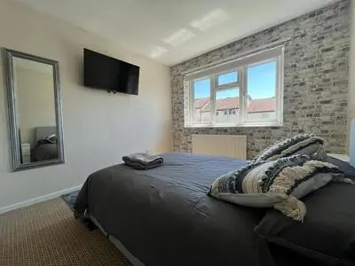 Barnstaple Drive Private Room in a 2 Bed Shared House