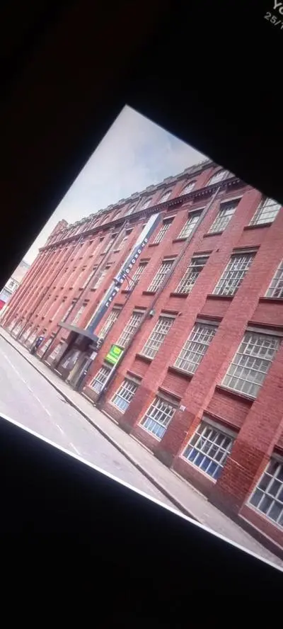 Leicester City centre en suite budget room for 1 in 2 bed apartment