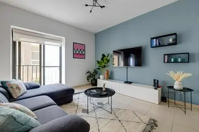 Seaside Bliss - 3BR Holiday Apartment Sliema