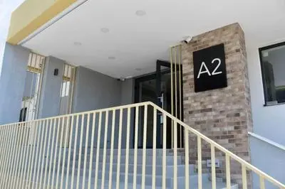 Luxe Central Apt: Free Parking