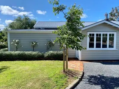 Riverview Homestead Luxury Pool and Spa Retreat