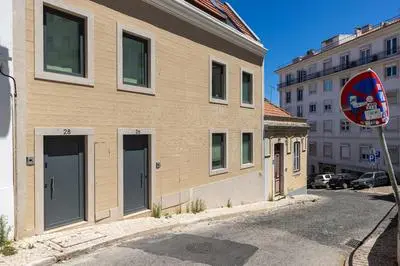 Design 3BDR Duplex W/Balcony by LovelyStay