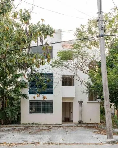 Totally Renovated Apartment 10 min away from beach/hot neighborhood
