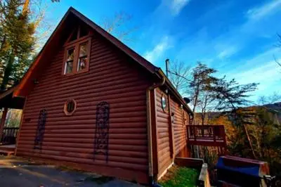Mountain Mist - Secluded Cabin, MTN View, Hot Tub!