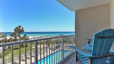 Destin on the Gulf 302 - Perfect location for a nice family getaway