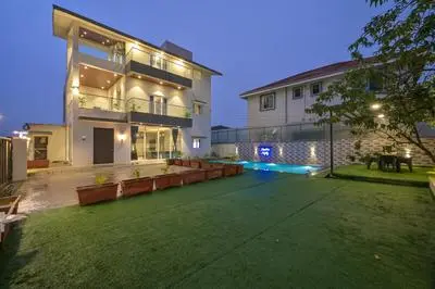 Mountain Majesty Villa by Tropicana Stays