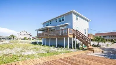 The Back Porch - Is a relaxing 4 bedroom 3 bathroom House on Holiday Isle