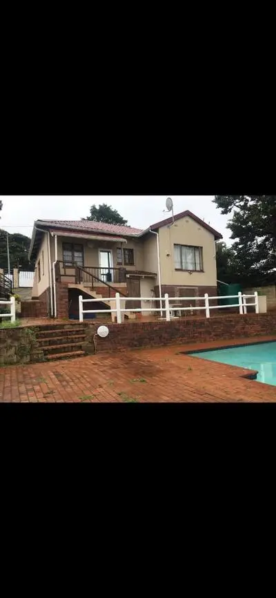 3 Bedroom Manor Gardens House