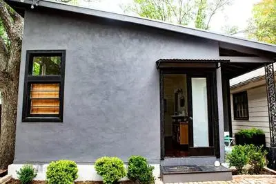 Enchanting Bungalow with Private Detached Studio, Close to South Congress!
