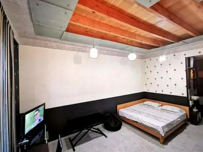 Stylish Modern Studio Apartment + Open Balcony, CITY CENTER- SUPERB LOCATION