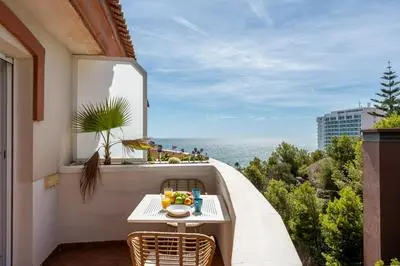 COASTAL PARADISE 3bed , POOL , SEA VIEWS!