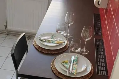 Vienna: Cozy 2-Room Apt. (U3 - Schweglerstrasse)