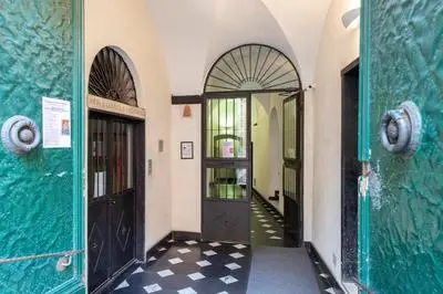 JOIVY Flat in Perfect Centre
