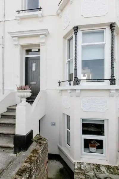 Herne Bay Hideaway with private garden