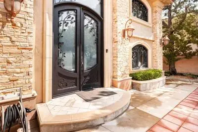 LA Villa Lake View Home