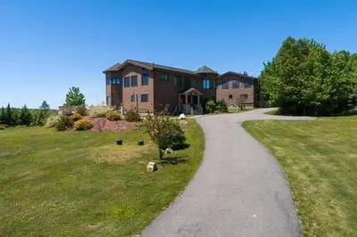 Bear Mountain Lodge. 560 Acre Wooded Estate.