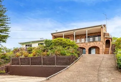 Large Family Home Central to CBD Nelson Bay