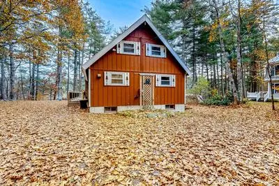 Dock! Dog-Friendly Lakefront Gem in Southern Maine