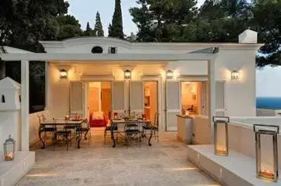 GOCCE VILLAS - Villa Bouganvillea Superb Capri Villa with Views