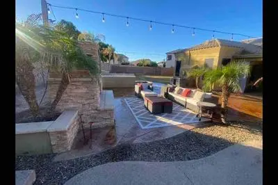 Swim up bar, outdoor living, heated pool available