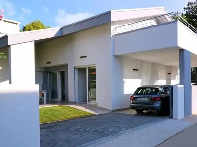Stunning villa with private fenced garden and bbq