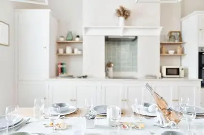Cute Beach House - 4 mins walk