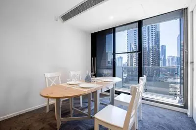 South bank 2 bedroom apartment With 1 Parking