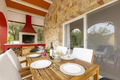 Red House Trget with Swimming Pool, Sauna and Jacuzzi