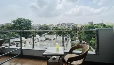 BluO 1BHK Suite - Balcony, Lift, Gym, Parking
