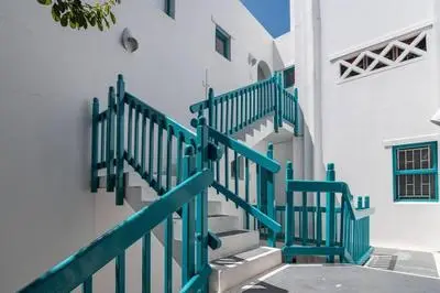 32 Thira - Santorini Beach flat