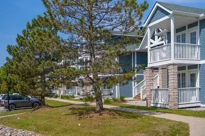 Horseshoe Valley Suites - The Azure