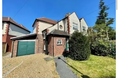 Didsbury GEM ! FREE ONSITE PARKING ! STYLISH & CENTRAL