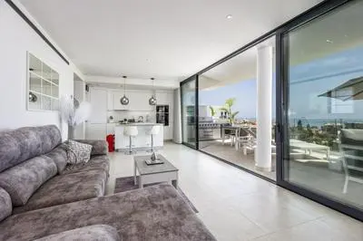 ViVi Homes -Ivy - Sea view - outside kitchen bbq - pool