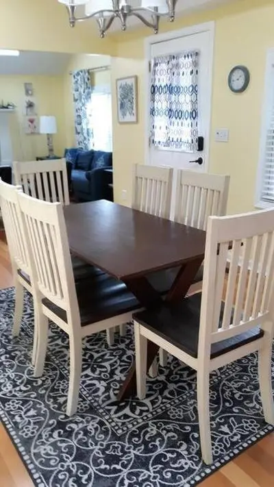 Lily’s Cottage, steps from Journeyman and Acorn!