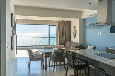 Condominio de Lujo frente al Mar en el Malecón - Alt 804