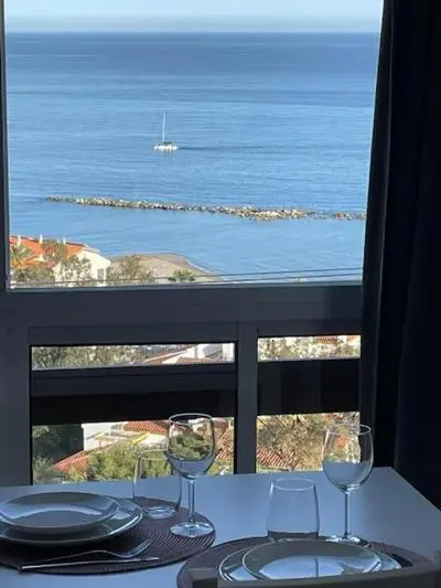 Hermoso estudio vistas al mar
