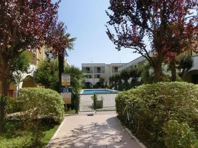 Relax in a residence with pool and terrace