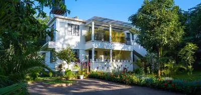 LIGHTNESS APARTMENTS