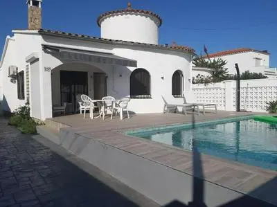 Jolie villa avec Piscine privée