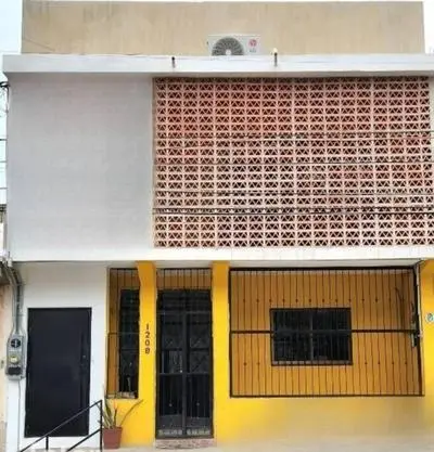 Casa Lola en el centro de Mazatlan