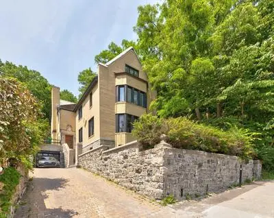 M11 Heritage Mansion 1BR unit in heart of MTL