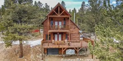 Doty's River Inn is a Peaceful 3bd in Twin Lakes