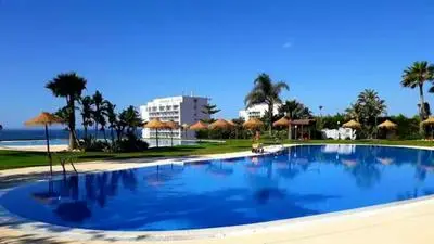 Holidays & Home Beachfront Complex El Coloso ,pools,parking Benalmadena Costa